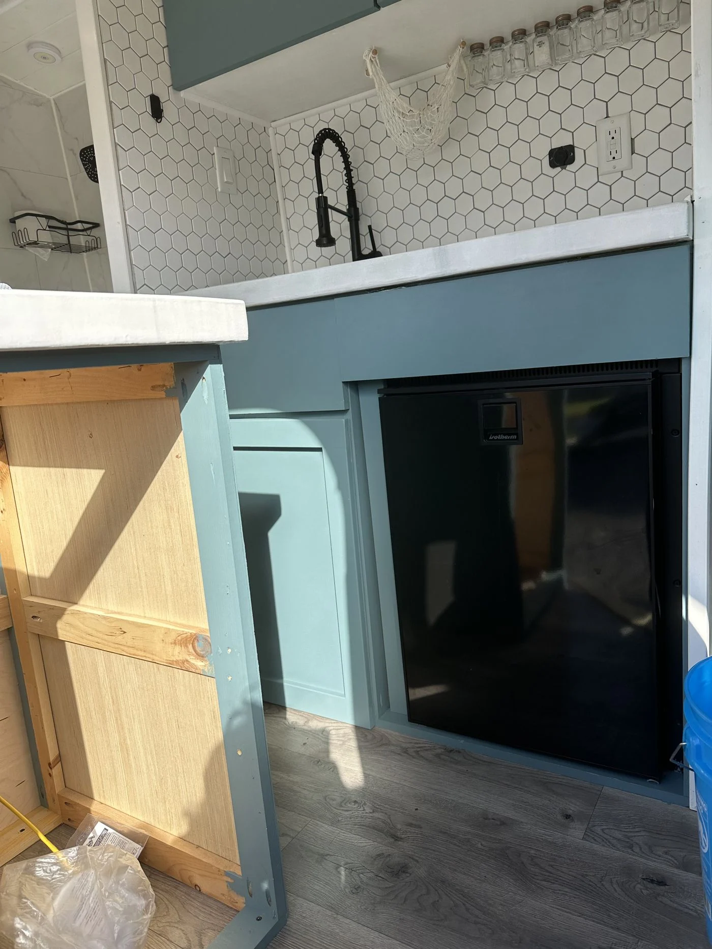 2019 Ford Transit High Roof EXT RWD With Bath (DEXTA) - Image 12