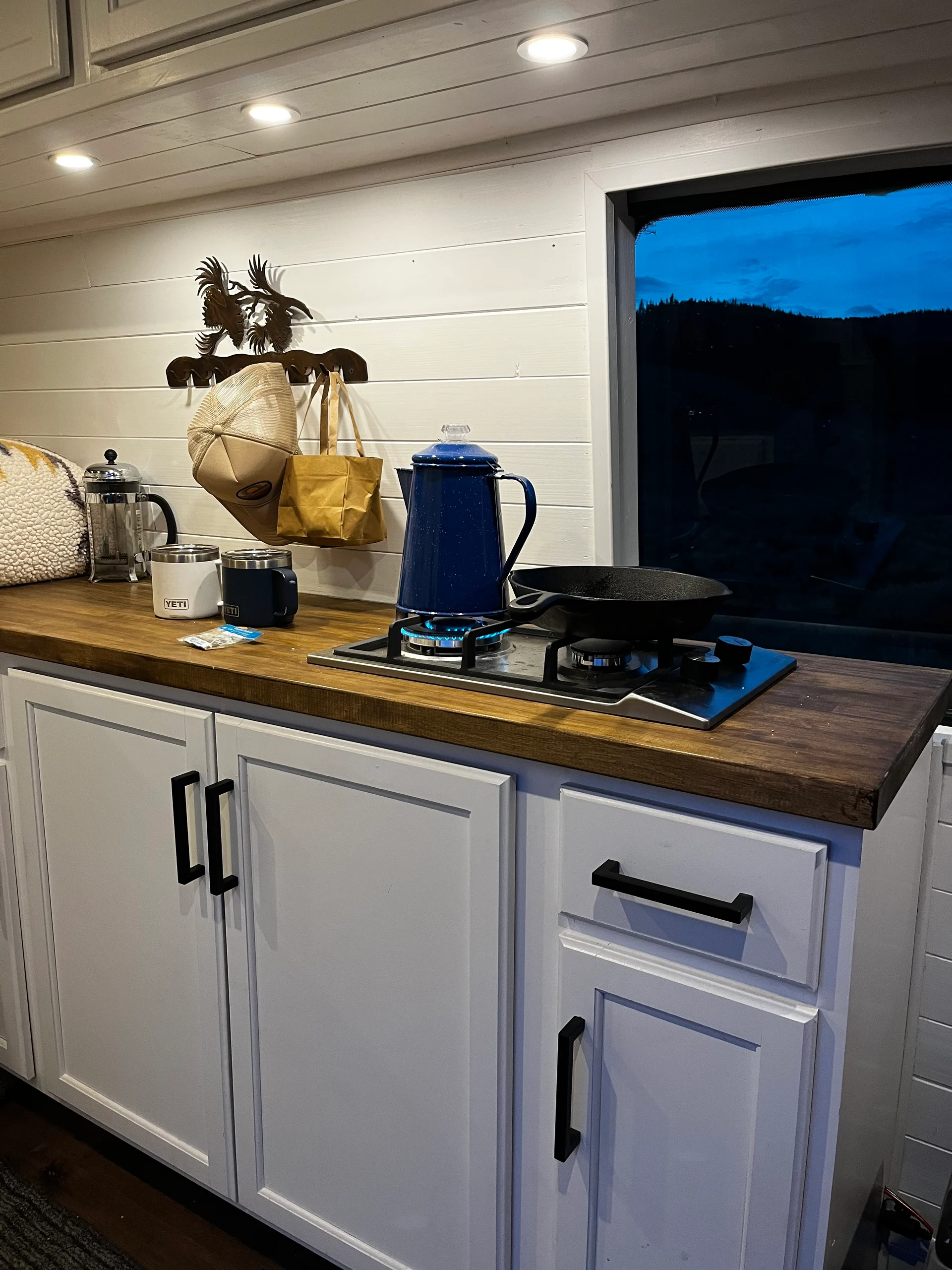 2012 Mercedes Sprinter 2WD (BEAU) - Image 2