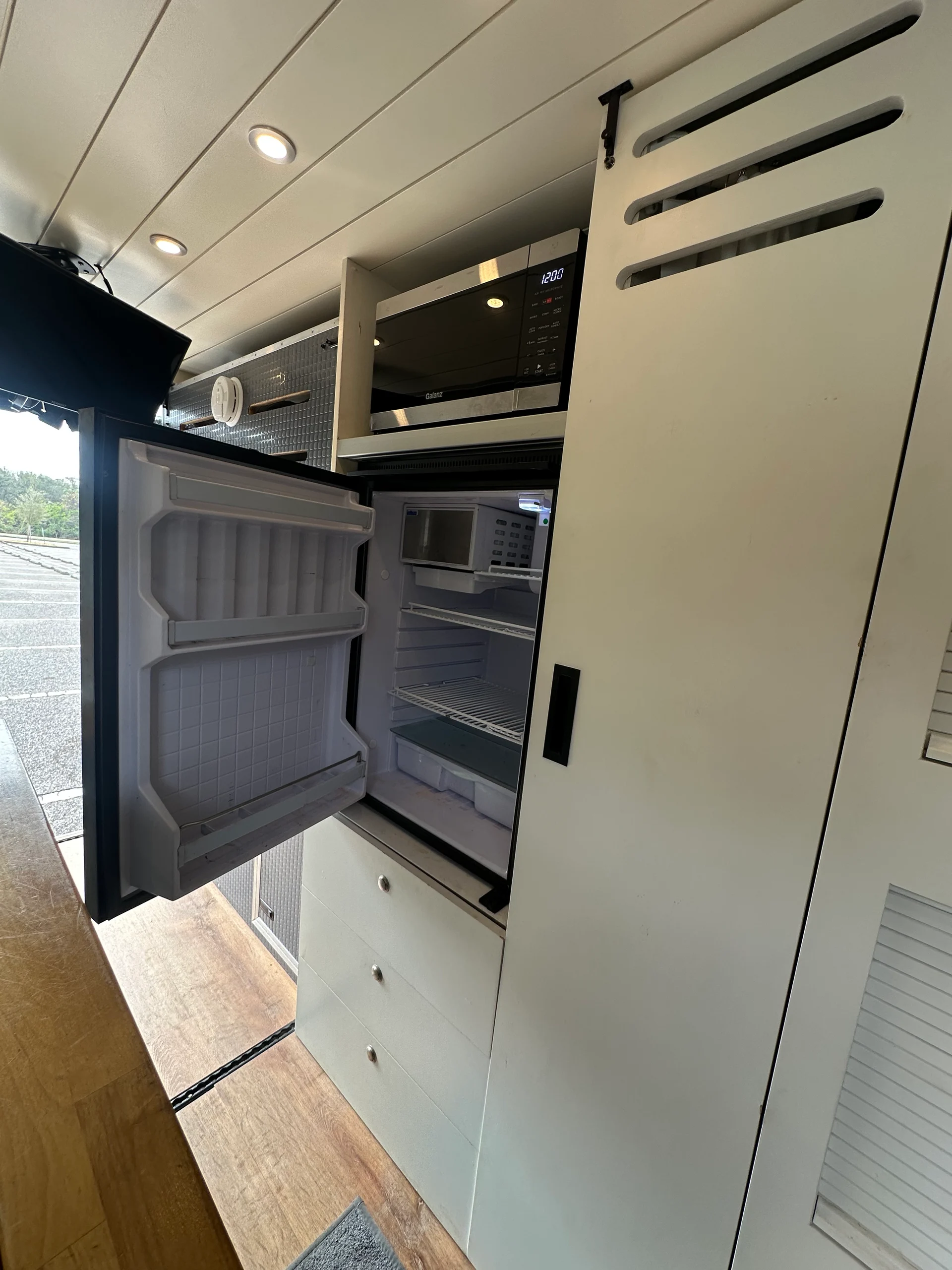 Pre-Owned 2015 Mercedes Sprinter 2WD (JUNO) - Image 13