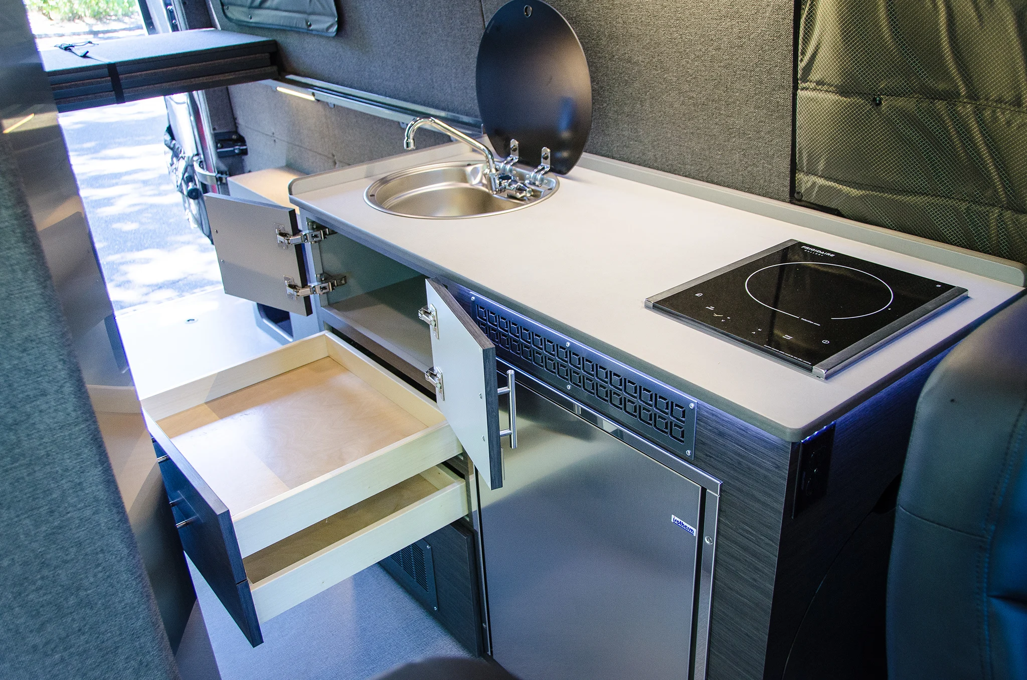 2015 Mercedes Sprinter 2WD (Sunny) - Image 11