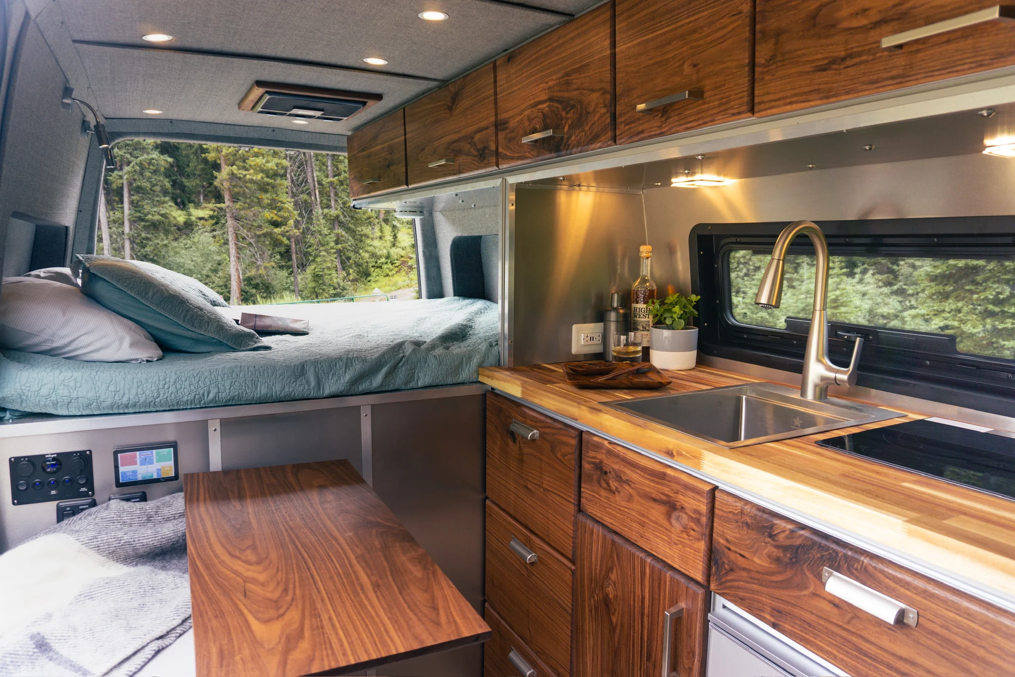 Pre-Owned 2020 Mercedes Sprinter 4×4 (SCOUT) - Image 12