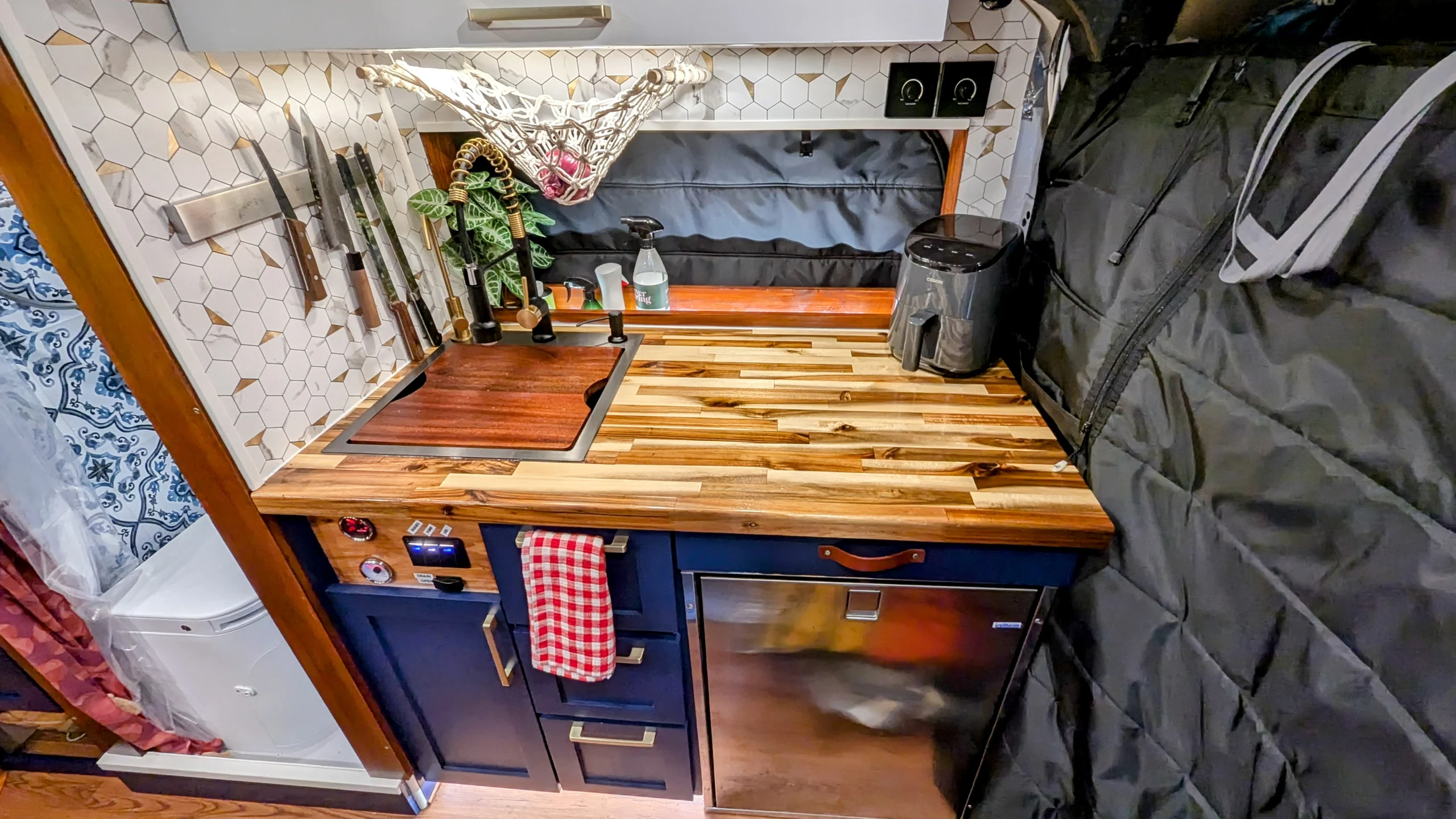 2020 Ford Transit 350 AWD USED AS NEW (BAXTER) - Image 12