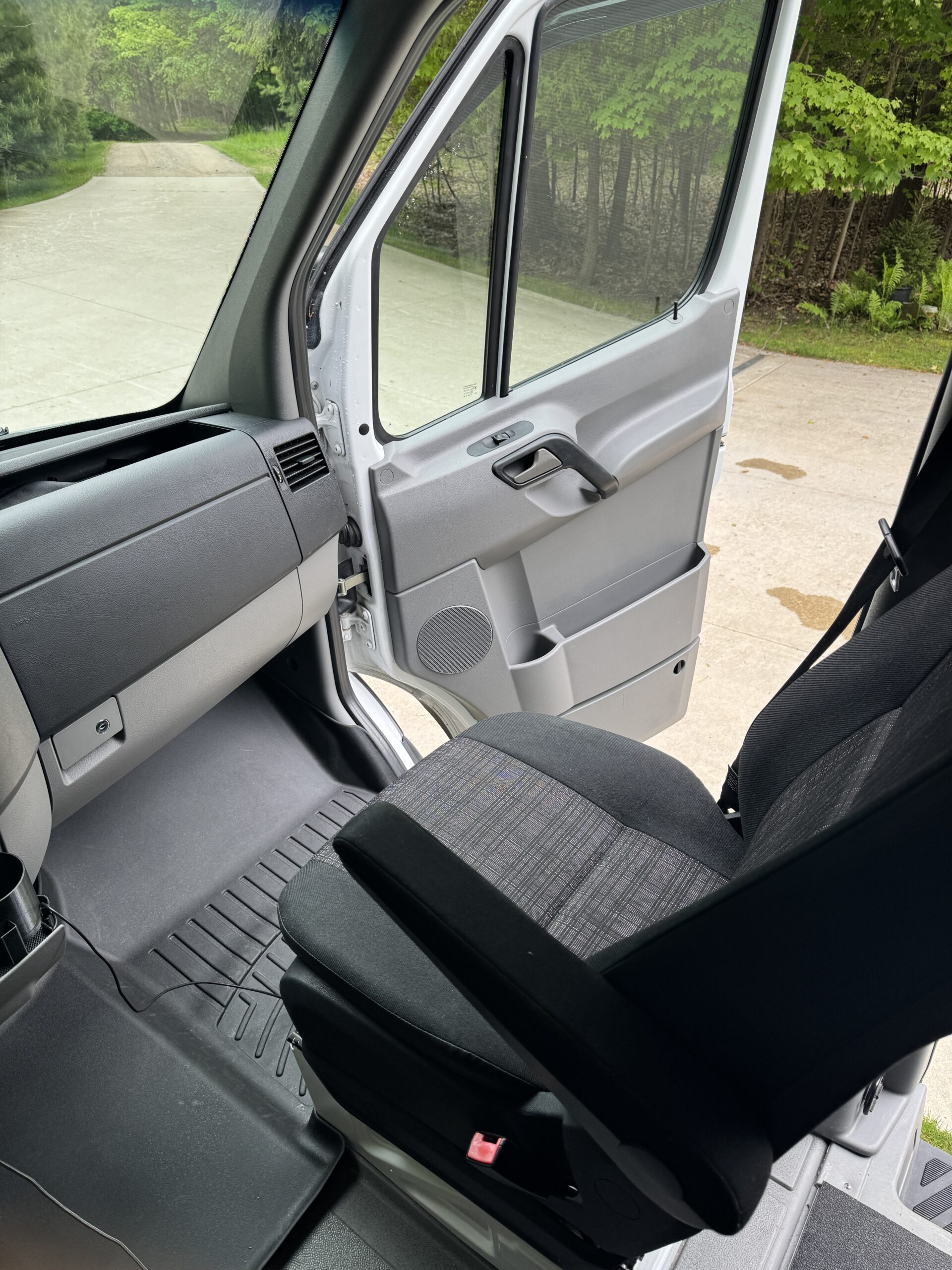 2014 Mercedes Sprinter 2WD (BAILEY) - Image 17